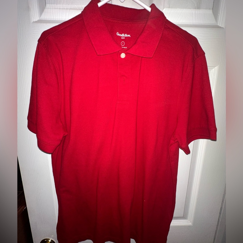 Men’s red polo